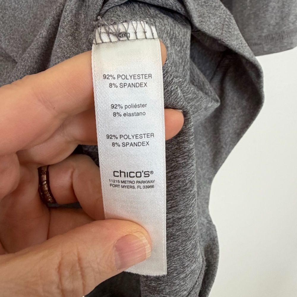 Weekends by Chico’s Top Size 1 (med 8) Gray V-Neck 3/4 Sleeve Knit Shirt - Picture 8 of 9